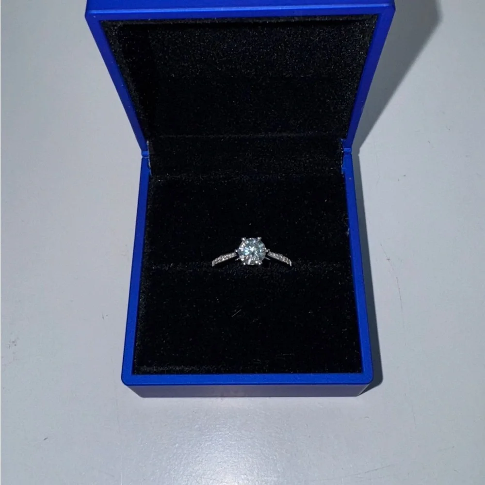 Elegant Silver Ring
